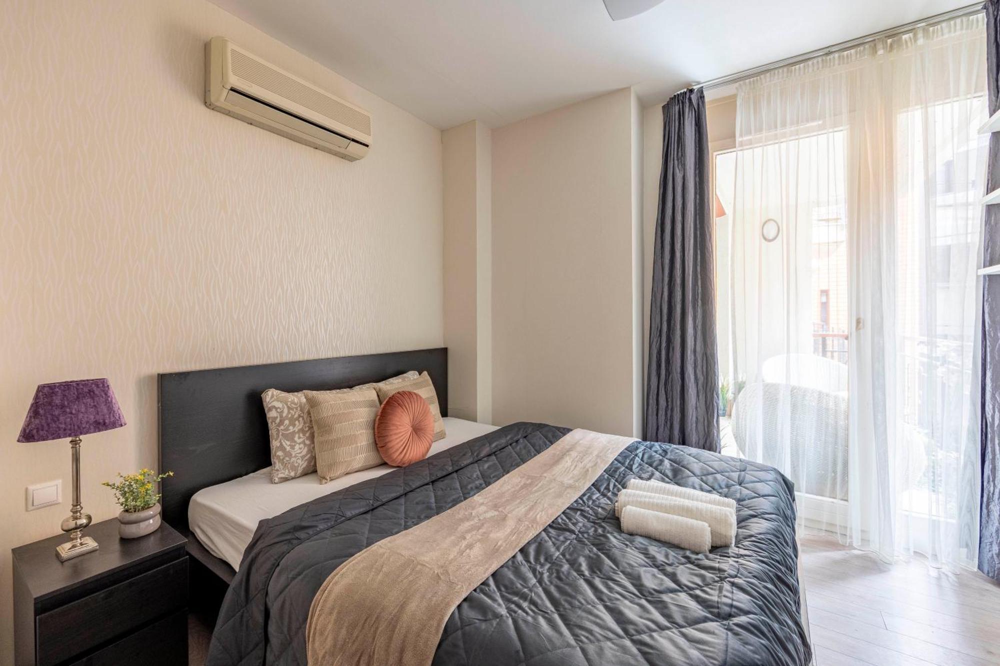 Exclusive Central Suite With Balcony By Prestige Homes Budapest Exterior photo
